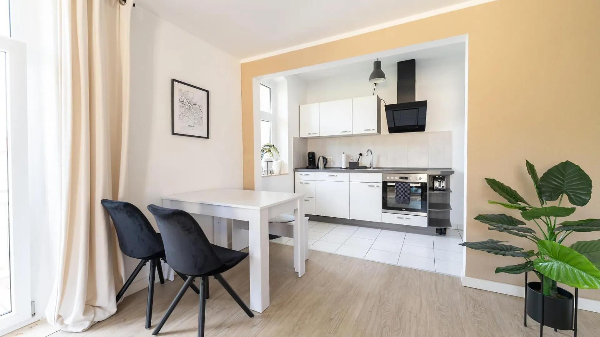 Ferienwohnung Mit Parkplatz & Balkon Nahe Elbe Dresden Deutschland