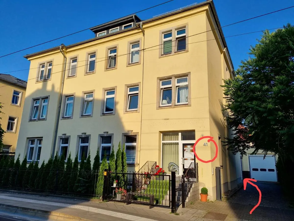 Ferienwohnung Mit Parkplatz & Balkon Nahe Elbe Dresden Germany